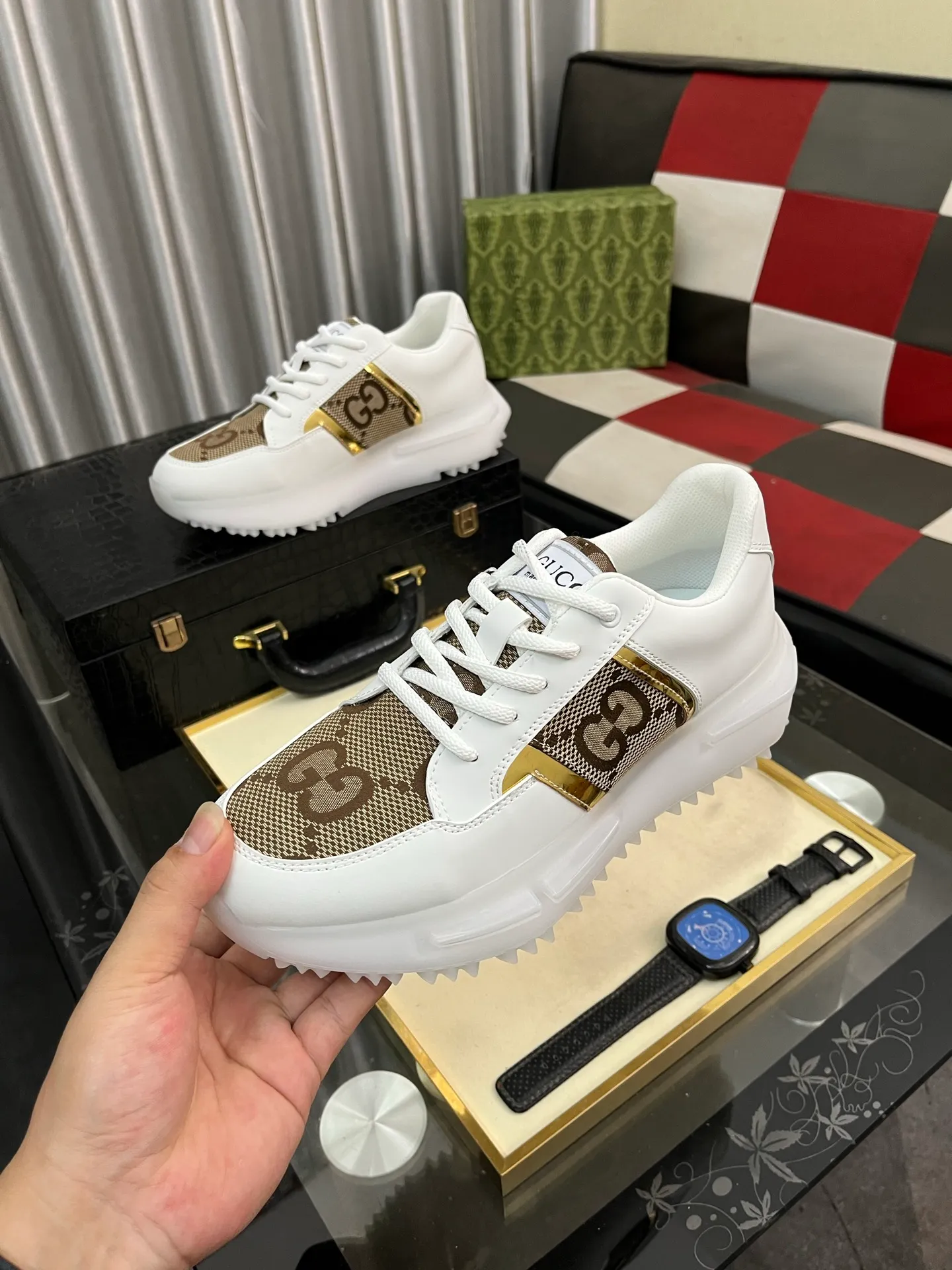 Men's Men's Shoes 💰458⌚️⌚️【GUCCI】Gucci men's latest white shoe series casual shoes! The official website is built 1:1. Upper: Made of imported cowhide, with electric embroidery ➕Inner lining: Made of high-quality first-layer pigskin, soft and comfortable. Picky material selection and exquisite workmanship give you the best enjoyment. Size: 38-44 yards, 4️⃣ colors available.